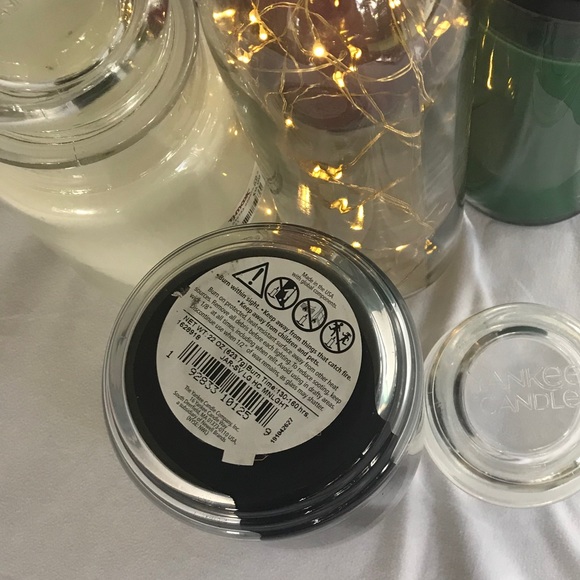 Yankee Candle Moonlight Large 22-Oz. Jar, New - Picture 4 of 4